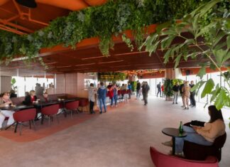 Bezpłatny wstęp na Taras Widokowy Sky Tower – urodzinowy prezent dla wrocławian!