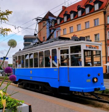 Sezon wakacyjny na Wrocławskich Liniach Turystycznych! Zabytkowym tramwajem przez Wrocław