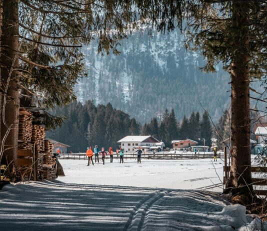 Najlepsze trasy narciarskie i ośrodki na Dolnym Śląsku – ferie 2026