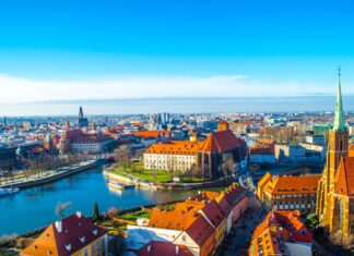 Wakacje z mocą! Jak korzystać z miejskiej natury, nie szkodząc środowisku?