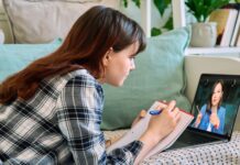 Rewolucja w szkołach we Wrocławiu: bezpłatny psycholog dla dzieci i młodzieży „na klik” – bez kolejek, bez stresu, anonimowo