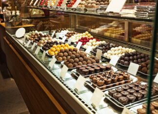 Nowoczesna cukiernia – czy witryna cukiernicza ma wpływ na sprzedaż