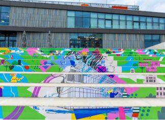 Sztuka wychodzi na miasto: artystyczna instalacja Womak Holding w Tarasach Grabiszyńskich!