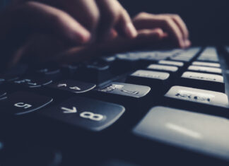 Wybieramy klawiatury do pracy – ergonomiczna, gamingowa czy klasyczna?