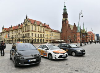 Wrocław bierze się za nielegalnych taksówkarzy. Od teraz w łatwy sposób sprawdzisz, czy taksówka jest legalna