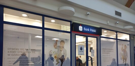 Oddział 8 PKO Banku Polskiego we Wrocławiu w nowym formacie – nowocześniejszy i bardziej cyfrowy